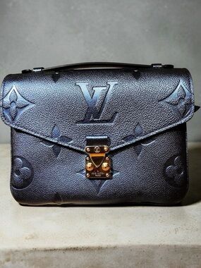🌸Louis Vuitton Empriente Navy Nacre Pochette Metis🌸